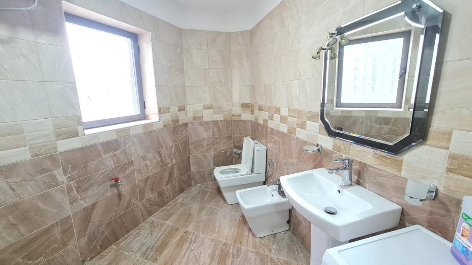 Calmly, Spacious Apartment Next To Usa Embassy Tirana Bagian luar foto
